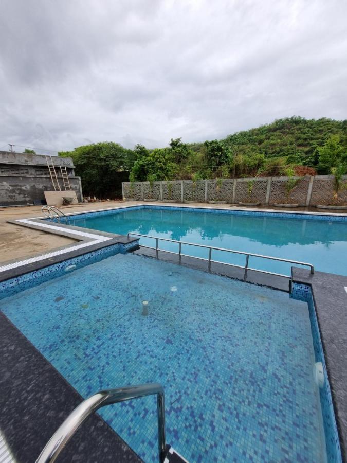 Silent Valley Resort Thane Exterior foto